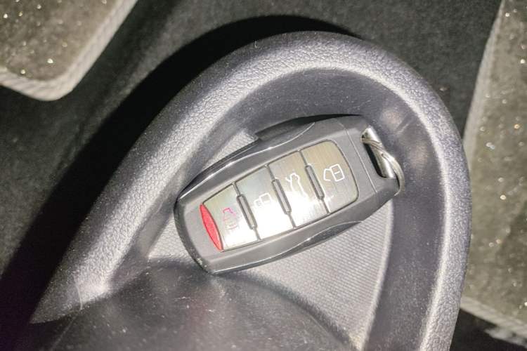 Used ORA Black Cat 2021 351 km Standard Version Interior 1