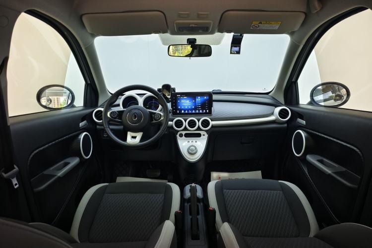 Used ORA Black Cat 2021 301 km Basic Version Interior 1