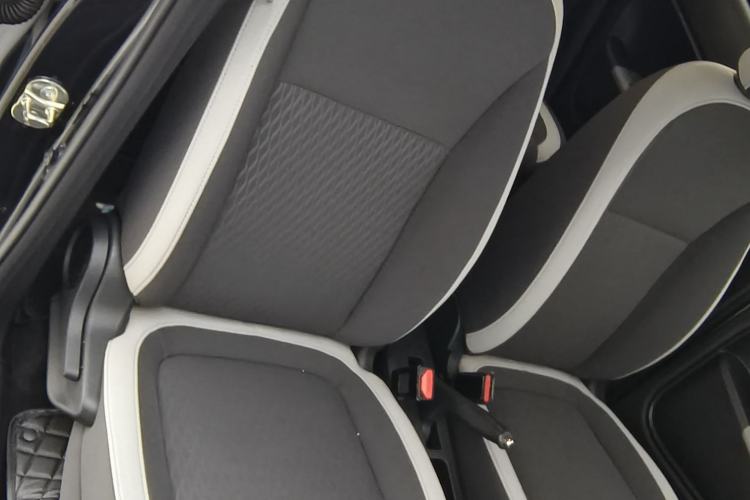 Used ORA Black Cat 2021 301 km Basic Version Interior 14