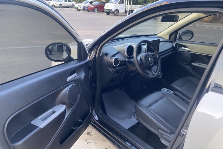 Used ORA Black Cat 2021 351 km Standard Version Interior 3