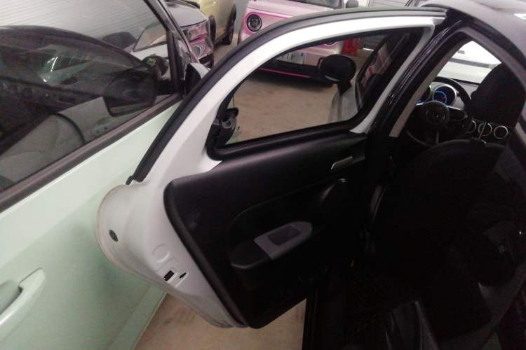 Used ORA Black Cat 2021 351 km Standard Version Interior 8