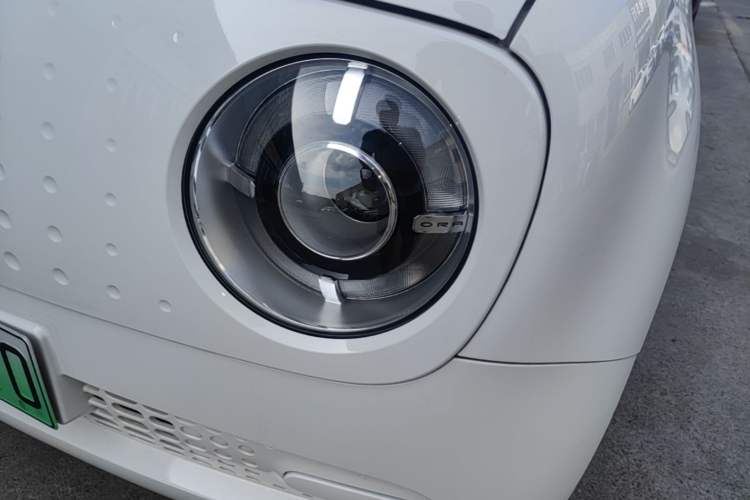 Used ORA Black Cat 2021 301 km Basic Version Left Front Headlight