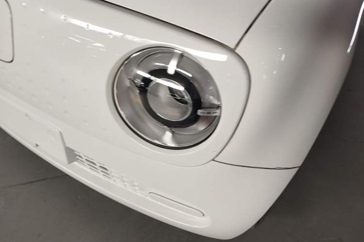 Used ORA Black Cat 2021 301 km Basic Version Left Front Headlight