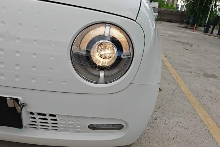 Used ORA Black Cat 2021 351 km Luxury Version Left Front Headlight