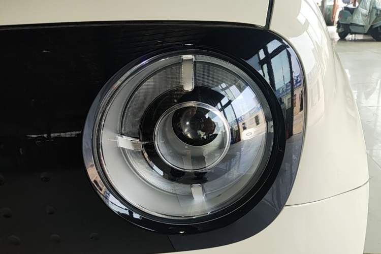 Used ORA Black Cat 2021 351 km Standard Version Left Front Headlight