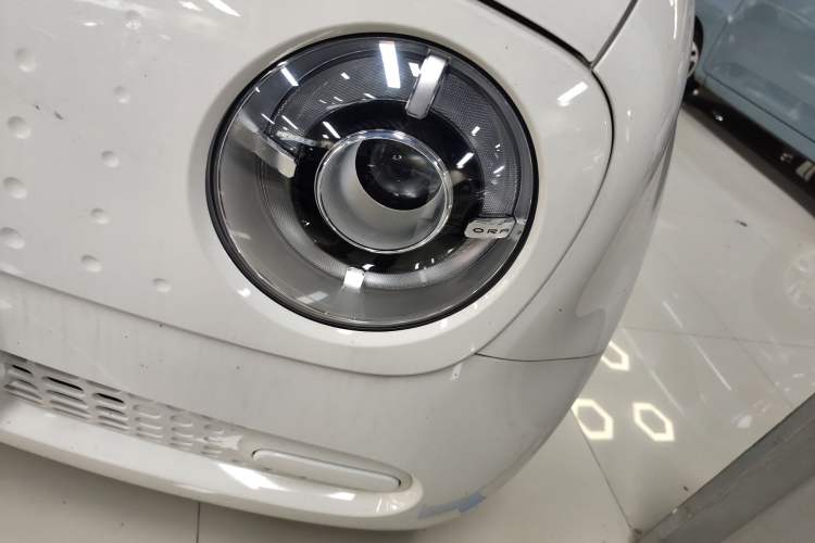 Used ORA Black Cat 2021 301 km Basic Version Left Front Headlight