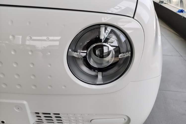 Used ORA Black Cat 2021 301 km Basic Version Left Front Headlight