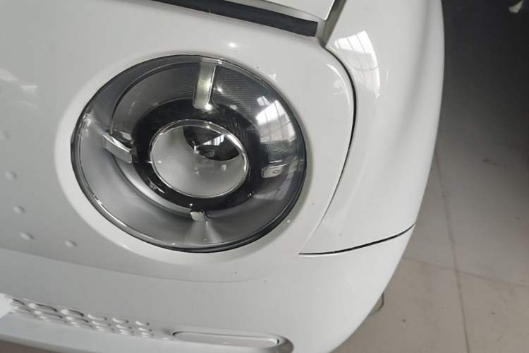 Used ORA Black Cat 2021 301 km Basic Version Left Front Headlight