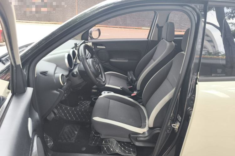 Used ORA Black Cat 2021 301 km Basic Version Left Front Seat