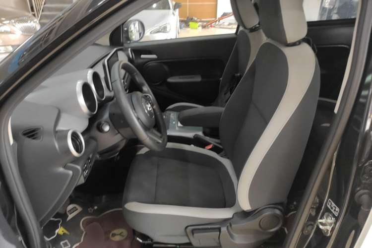 Used ORA Black Cat 2021 301 km Basic Version Left Front Seat