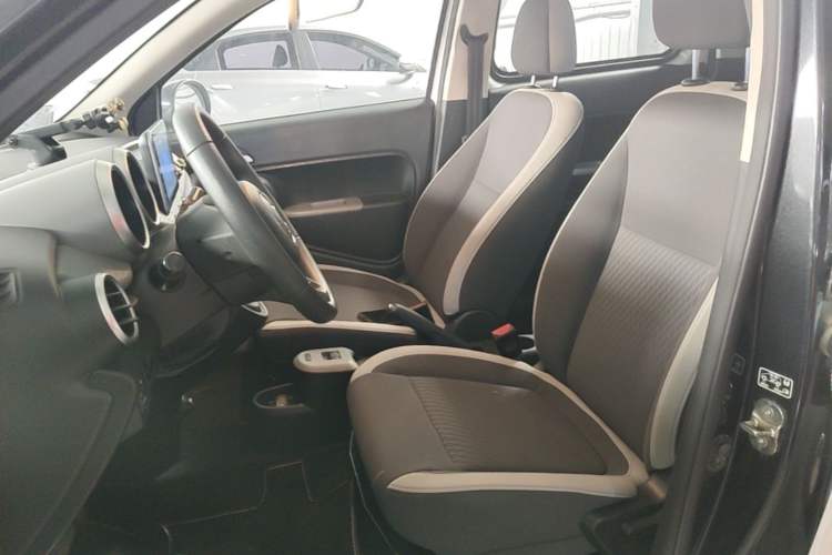 Used ORA Black Cat 2021 301 km Basic Version Left Front Seat