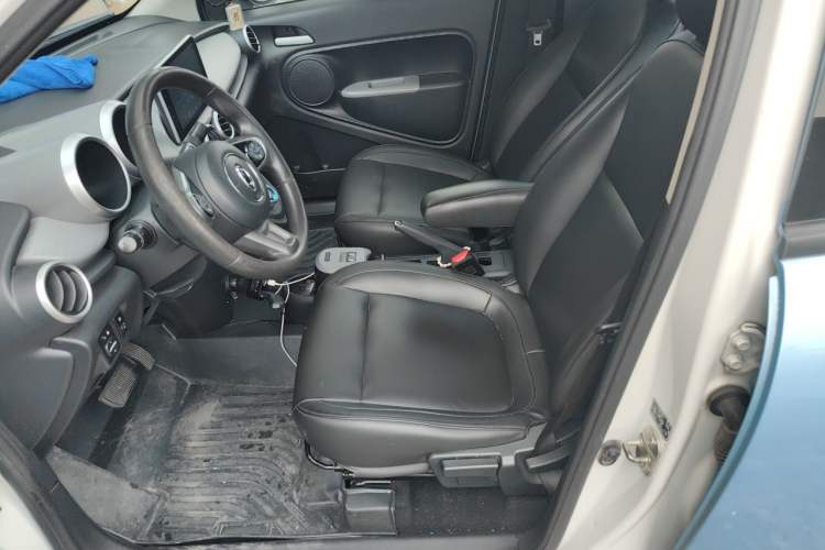 Used ORA Black Cat 2021 301 km Basic Version Left Front Seat