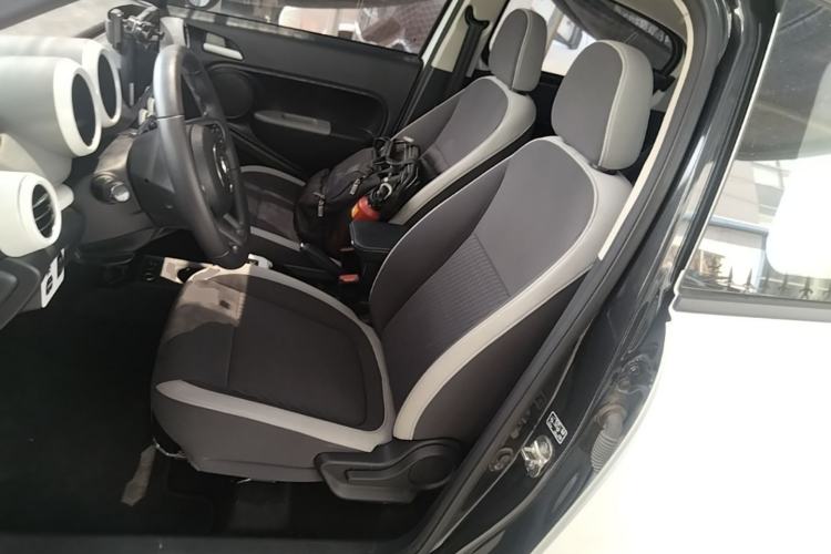 Used ORA Black Cat 2021 301 km Basic Version Left Front Seat