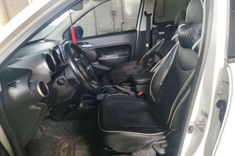 Used ORA Black Cat 2021 301 km Basic Version Left Front Seat