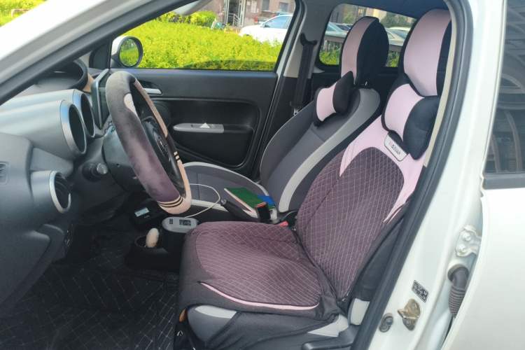 Used ORA Black Cat 2021 301 km Basic Version Left Front Seat