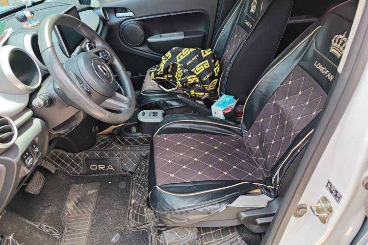 Used ORA Black Cat 2021 301 km Basic Version Left Front Seat