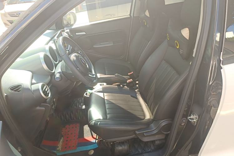 Used ORA Black Cat 2021 301 km Basic Version Left Front Seat