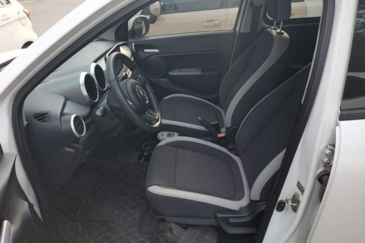 Used ORA Black Cat 2021 301 km Basic Version Left Front Seat
