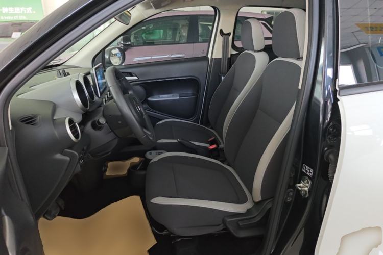 Used ORA Black Cat 2021 301 km Basic Version Left Front Seat