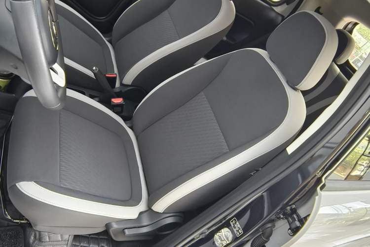 Used ORA Black Cat 2021 301 km Basic Version Left Front Seat