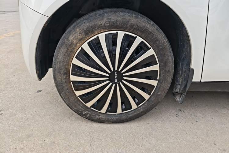 Used ORA Black Cat 2021 301 km Basic Version Left Front Wheel Hub
