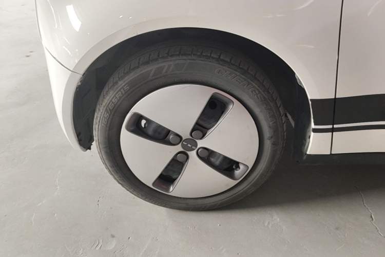 Used ORA Black Cat 2021 301 km Basic Version Left Front Wheel Hub