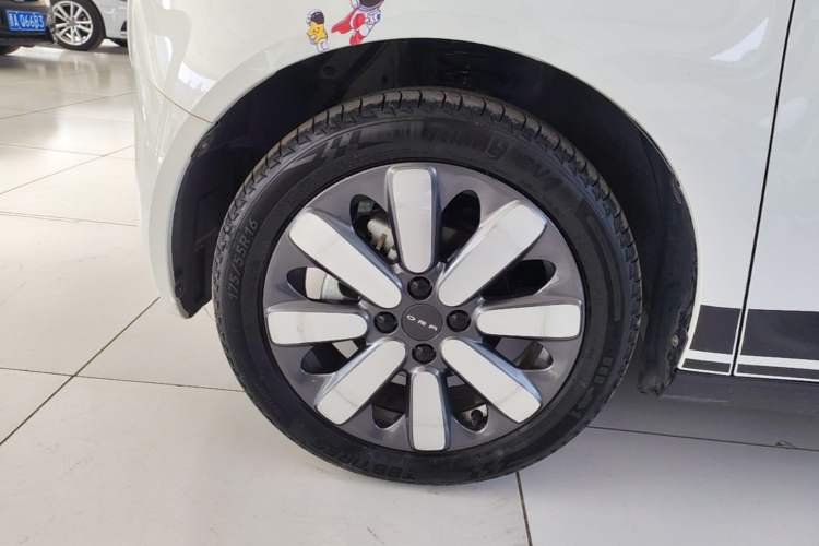 Used ORA Black Cat 2021 351 km Luxury Version Left Front Wheel Hub