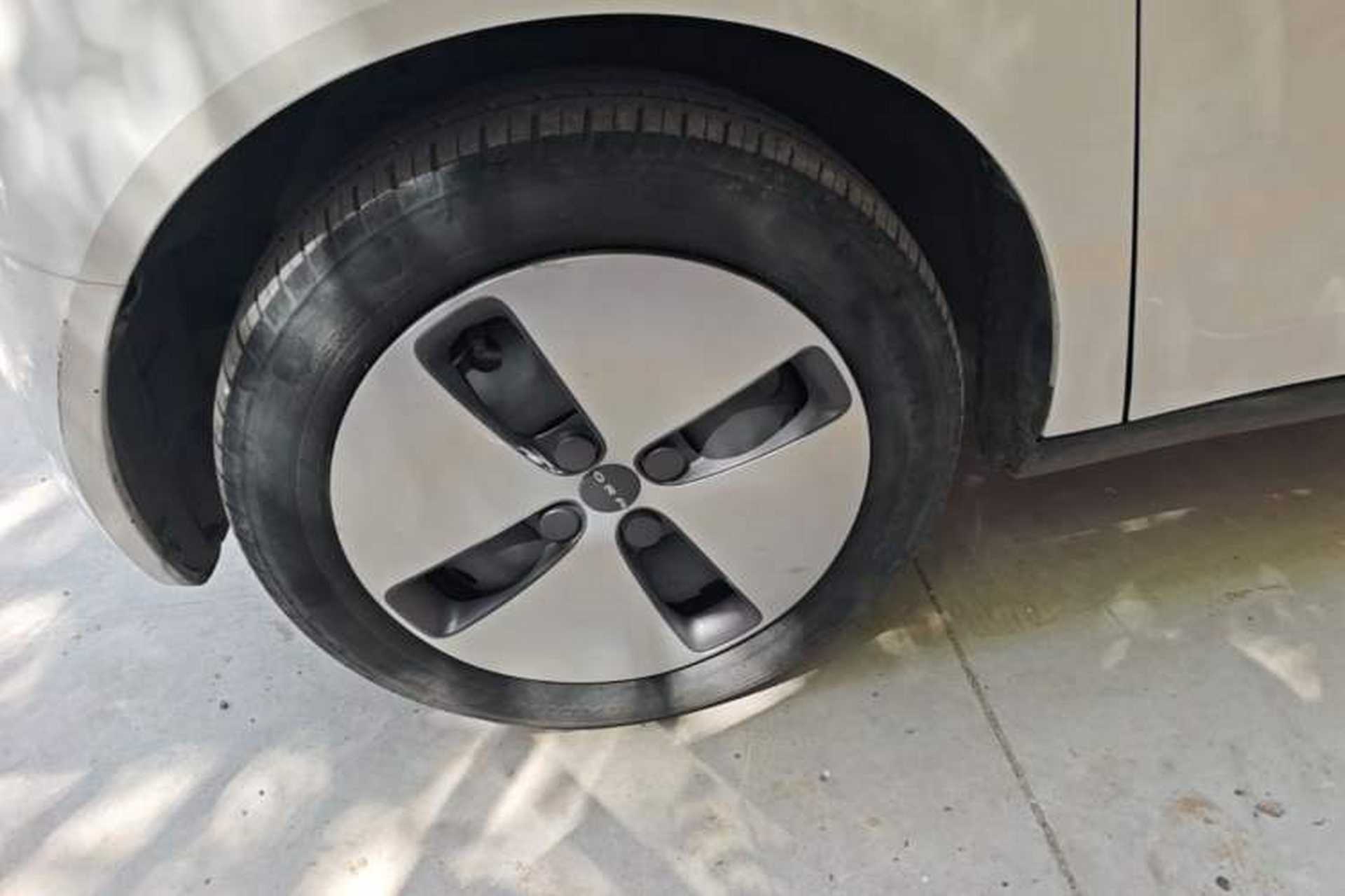 Used ORA Black Cat 2021 301km Cute Pet Edition Left Front Wheel Hub