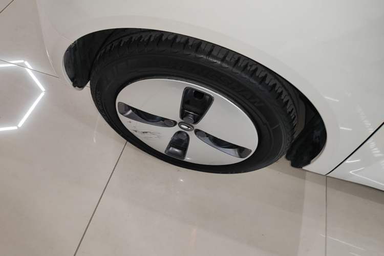 Used ORA Black Cat 2021 301km Cute Pet Edition Left Front Wheel Hub