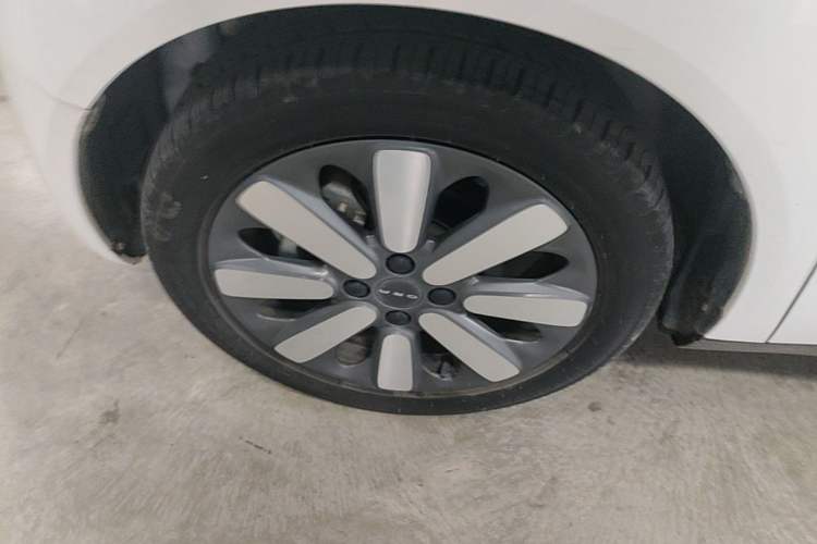 Used ORA Black Cat 2021 351 km Standard Version Left Front Wheel Hub