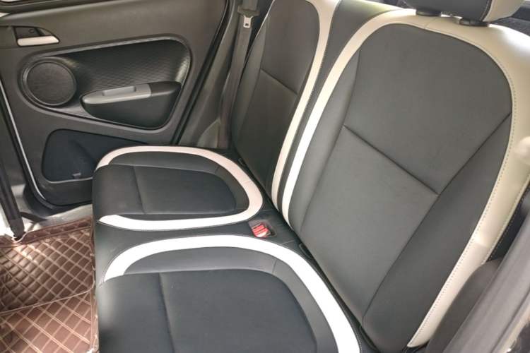 Used ORA Black Cat 2021 301 km Basic Version Left Rear Seat