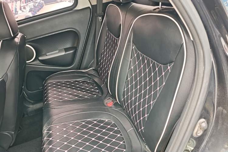 Used ORA Black Cat 2021 301 km Basic Version Left Rear Seat