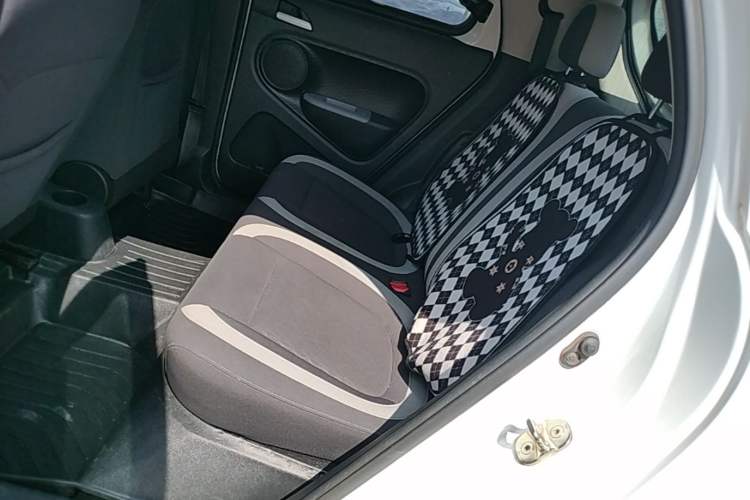 Used ORA Black Cat 2021 301 km Basic Version Left Rear Seat