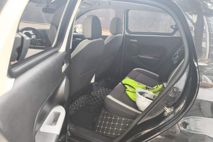 Used ORA Black Cat 2021 301 km Basic Version Left Rear Seat
