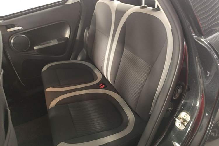 Used ORA Black Cat 2021 301 km Basic Version Left Rear Seat