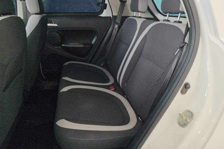 Used ORA Black Cat 2021 301 km Basic Version Left Rear Seat