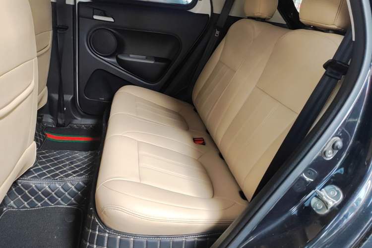 Used ORA Black Cat 2021 301 km Basic Version Left Rear Seat