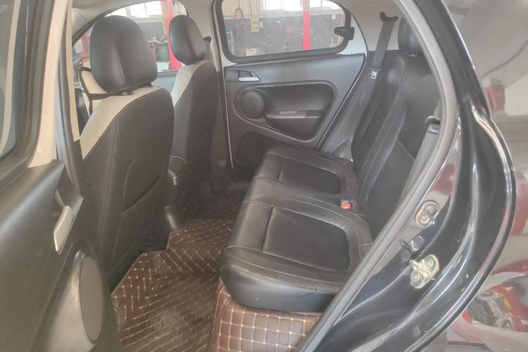 Used ORA Black Cat 2021 301 km Basic Version Left Rear Seat