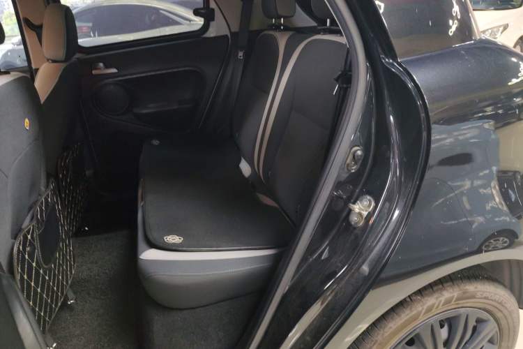 Used ORA Black Cat 2021 301 km Basic Version Left Rear Seat
