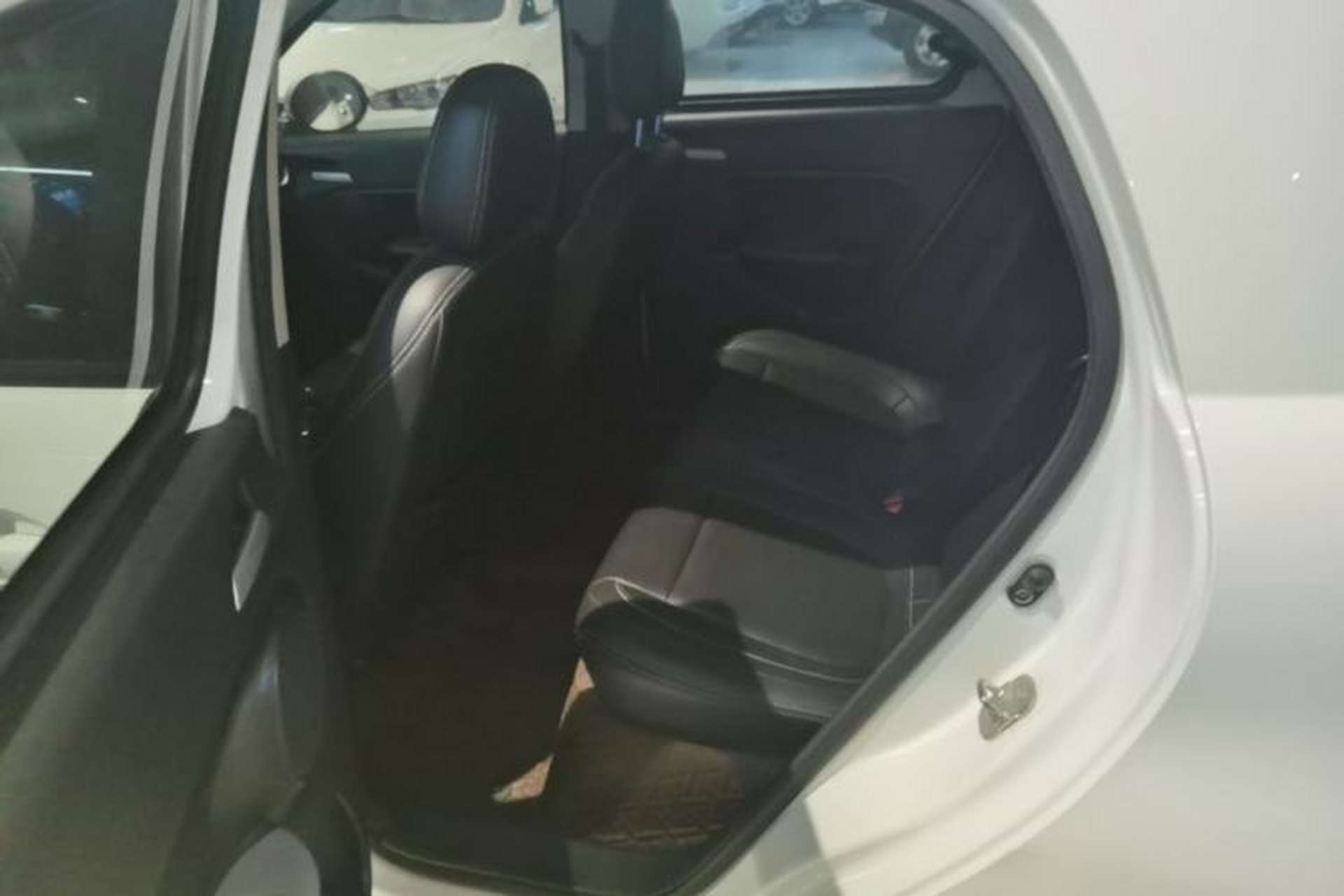 Used ORA Black Cat 2021 301 km Basic Version Left Rear Seat