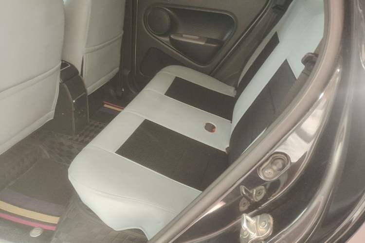 Used ORA Black Cat 2021 301 km Basic Version Left Rear Seat