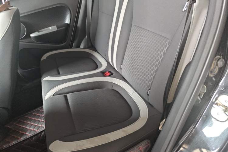 Used ORA Black Cat 2021 301 km Basic Version Left Rear Seat