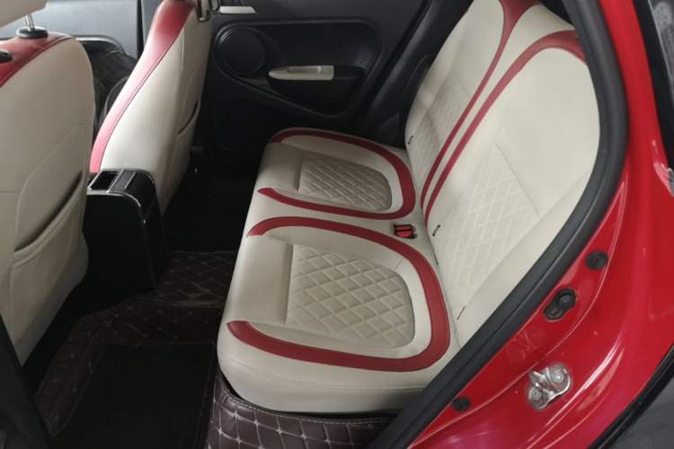 Used ORA Black Cat 2021 351 km Luxury Version Left Rear Seat