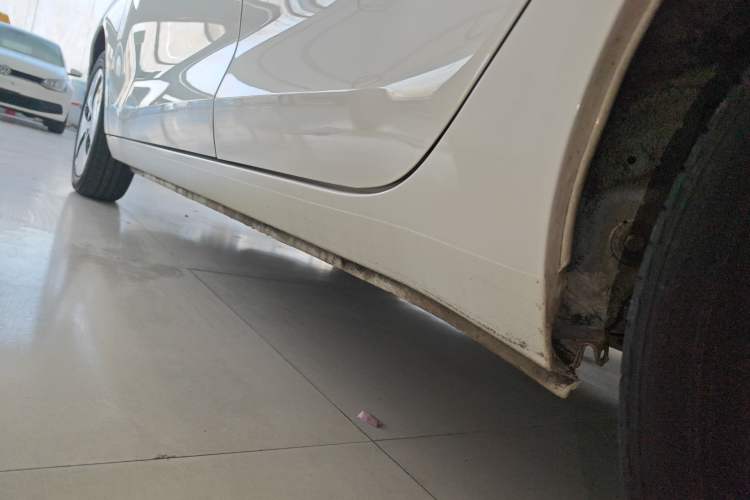 Used ORA Black Cat 2021 301 km Basic Version Left Side Sill