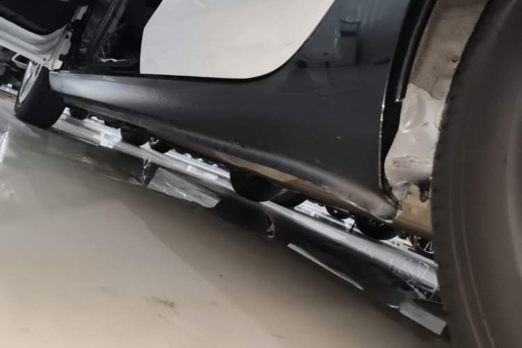 Used ORA Black Cat 2021 301km Cute Pet Edition Left Side Sill