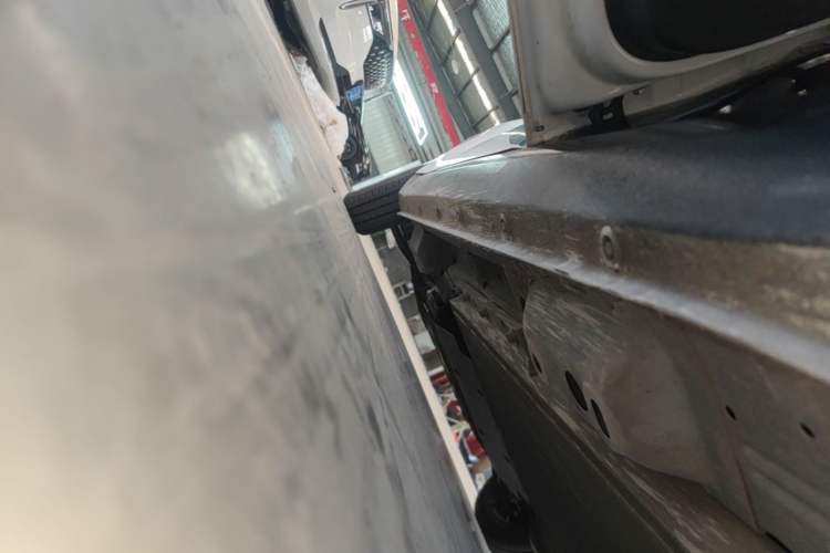 Used ORA Black Cat 2021 301 km Basic Version Left Side Sill