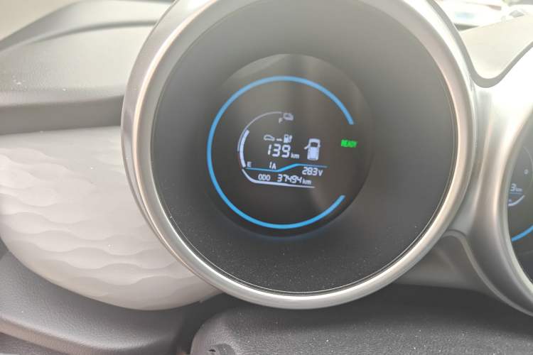 Used ORA Black Cat 2021 301 km Basic Version Odometer Close Up