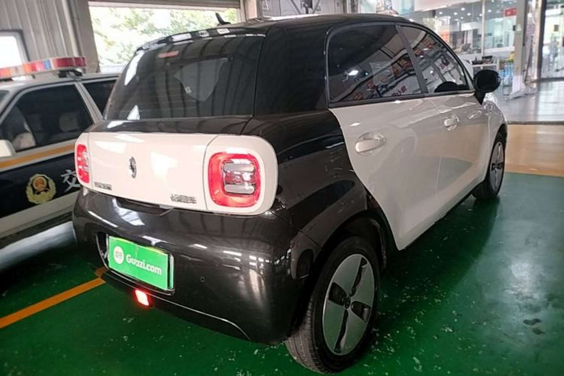 Used ORA Black Cat 2021 301 km Basic Version Rear Right 45 Deg