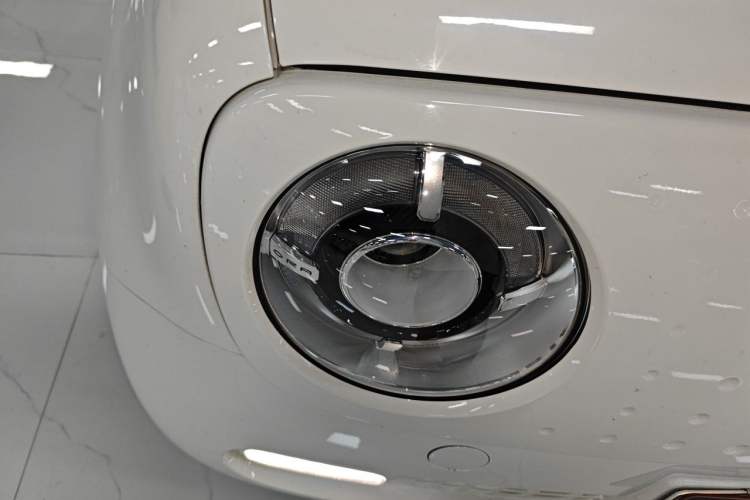 Used ORA Black Cat 2021 351 km Luxury Version Right Front Headlight