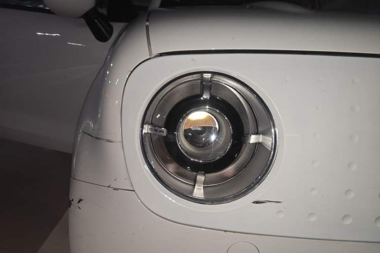 Used ORA Black Cat 2021 301 km Basic Version Right Front Headlight